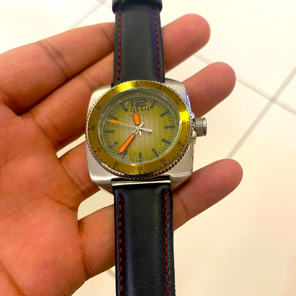 Men’s fossil olive green face with black leather
